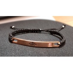 Bracelet nylon noir avec plaque or rose signe